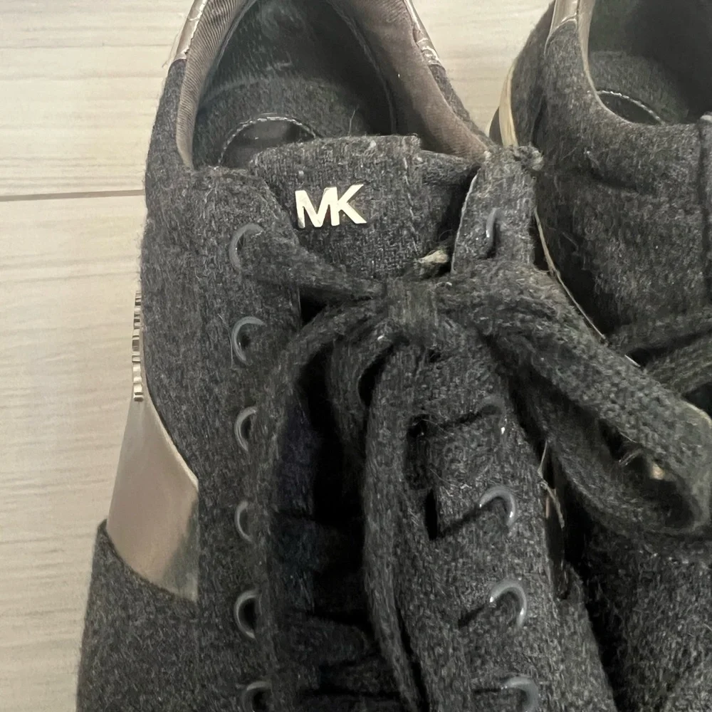 NEW Michael Kors Allie Trainer‎ Charcoal Flannel & Metallic Sneaker Sz 10